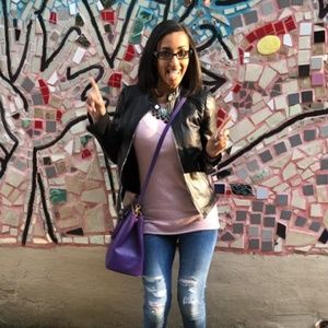 Meet your Posher, Maya